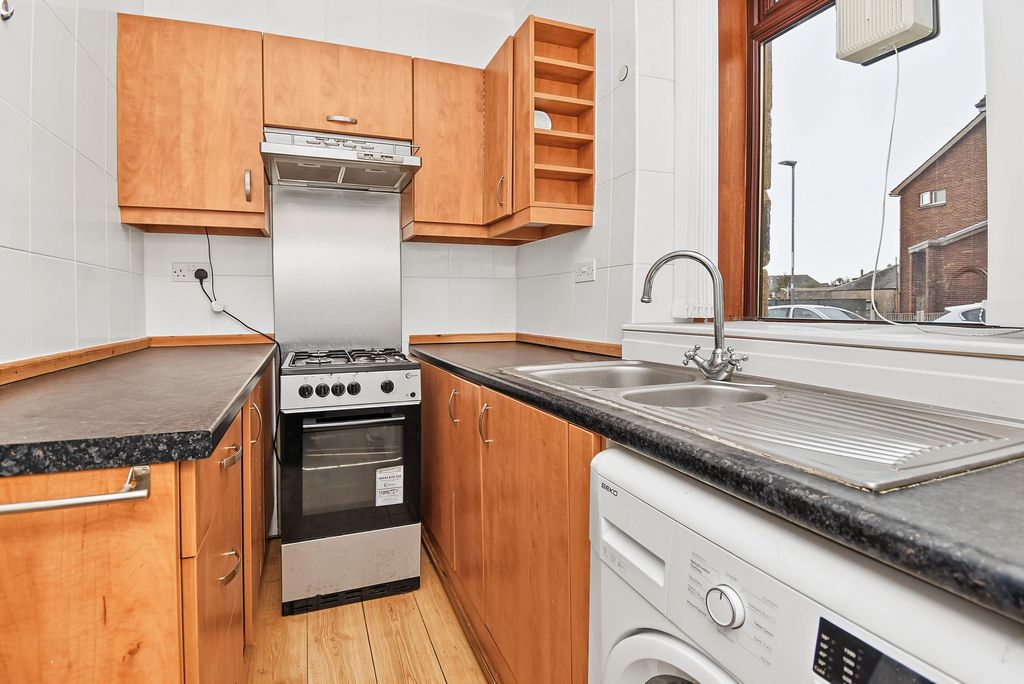Property photo 3 of 11 Kitchen Angle 1