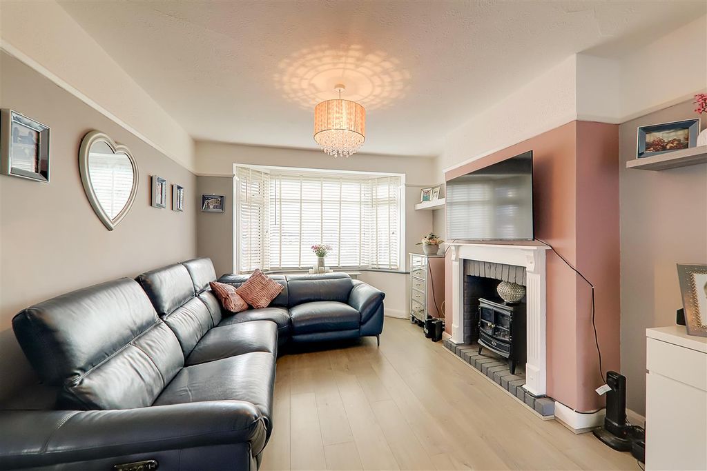 Property photo 2 of 21 Img_6483-Img_6485.Jpg