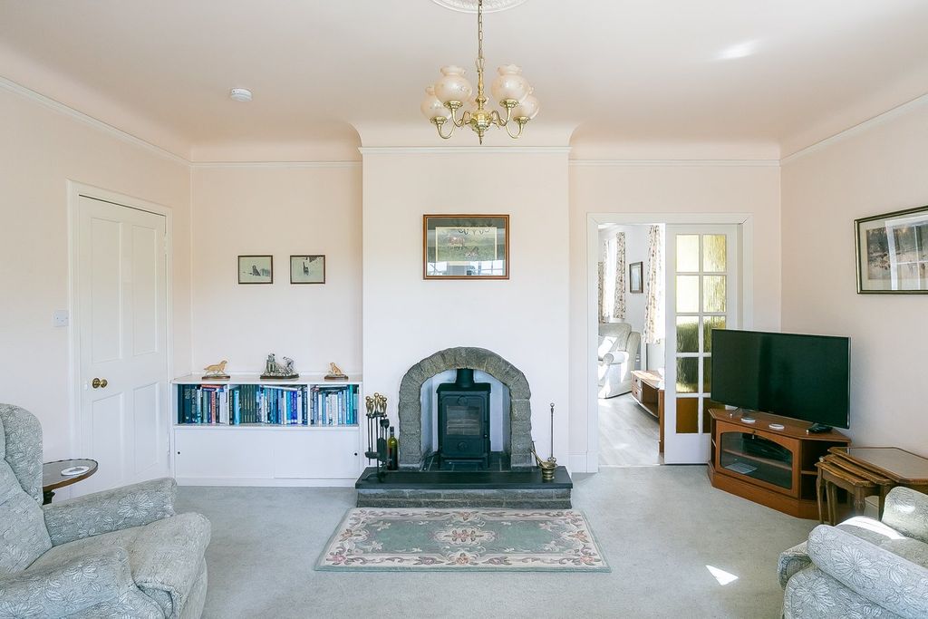 Property photo 3 of 38