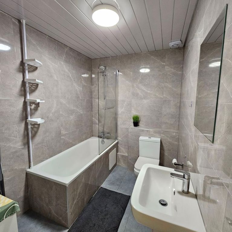Property photo 2 of 6 Bathroom