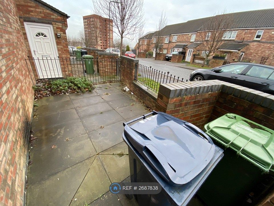 Property photo 2 of 17