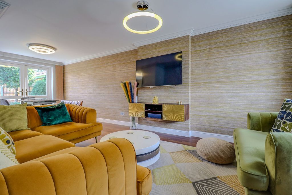 Property photo 3 of 24