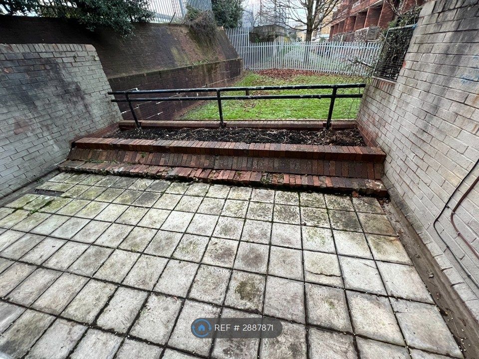 Property photo 3 of 11 Private Garden