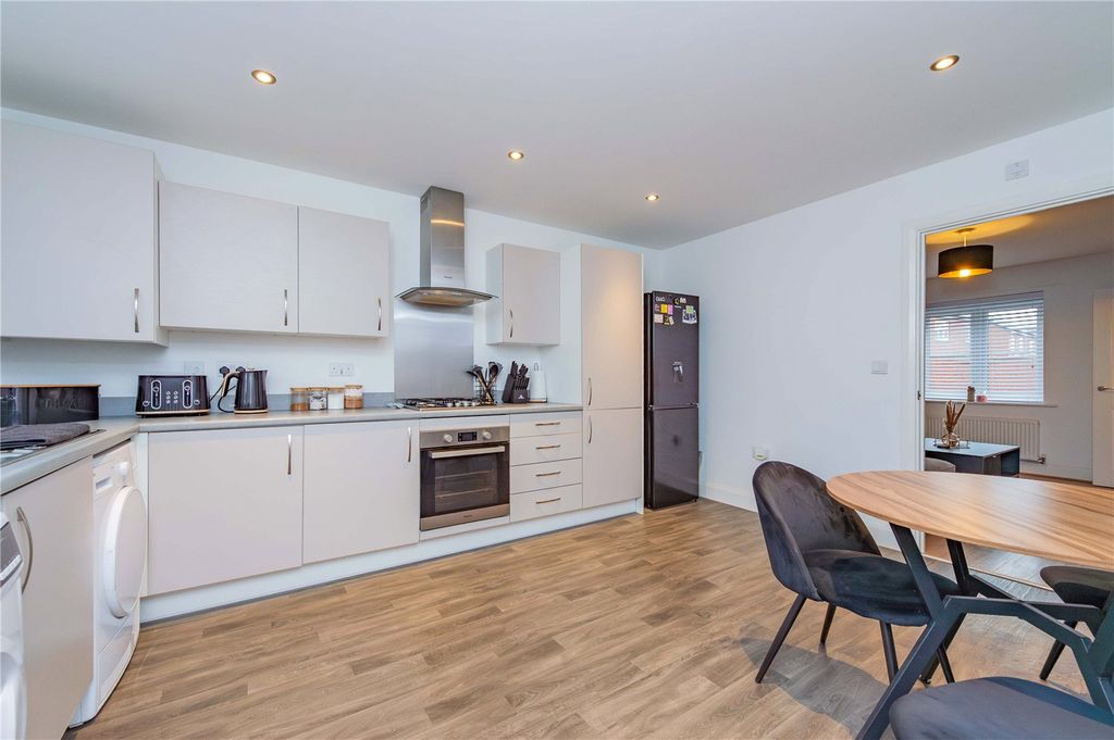 Property photo 2 of 31 Picture No. 22