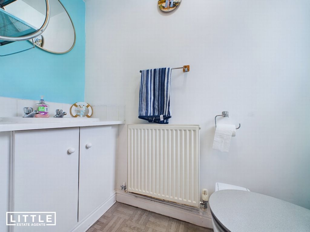 Property photo 3 of 15 Photo 4