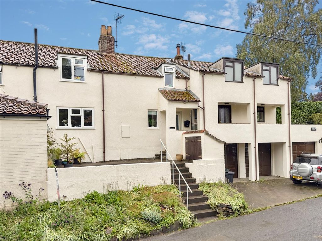 Property photo 1 of 13 External