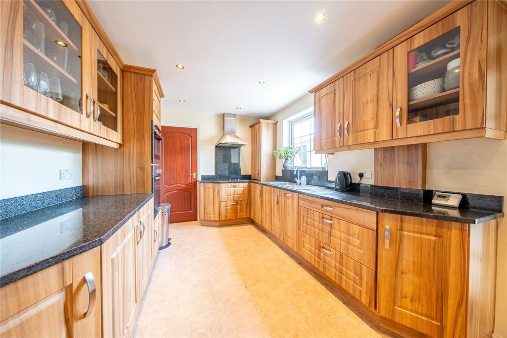Property photo 2 of 12 Picture No. 09