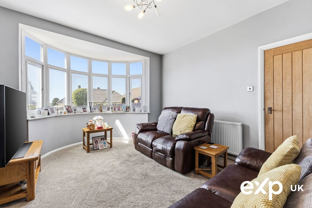 Property photo 3 of 38