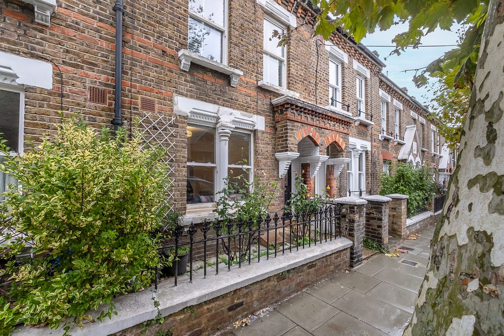 Property photo 1 of 16 1