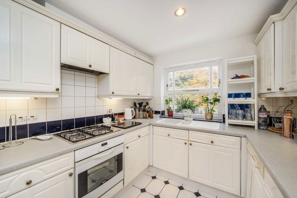 Property photo 3 of 9