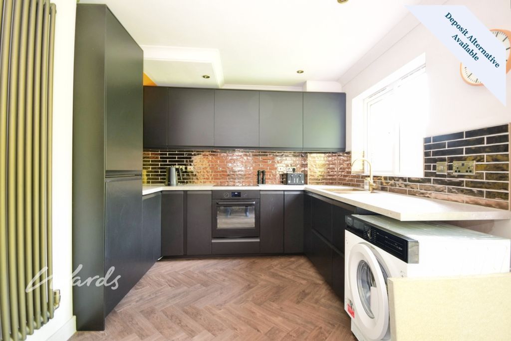 Property photo 2 of 10 Kitchen