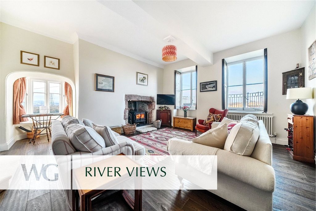 Property photo 1 of 19 Sitting Room