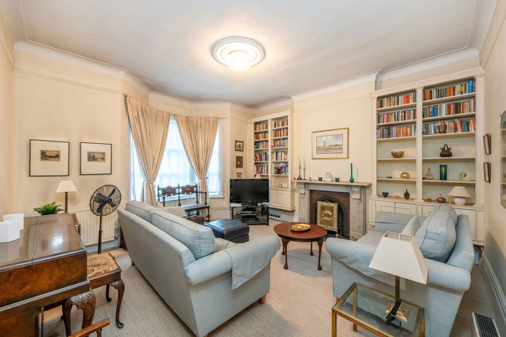 Property photo 3 of 12