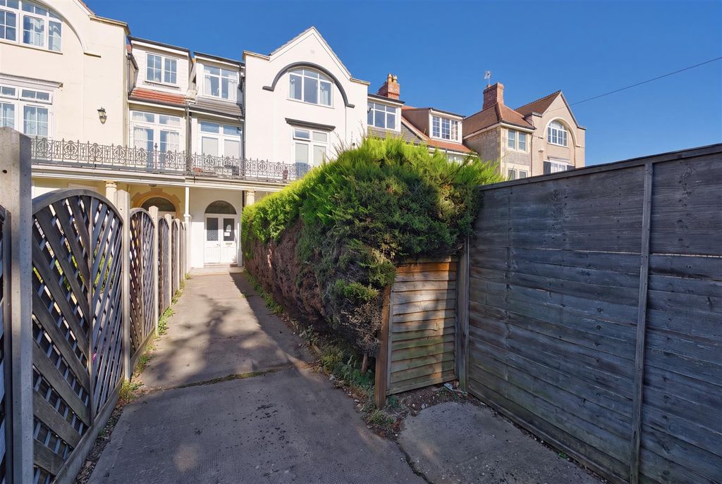 Property photo 1 of 16 7867.Jpg