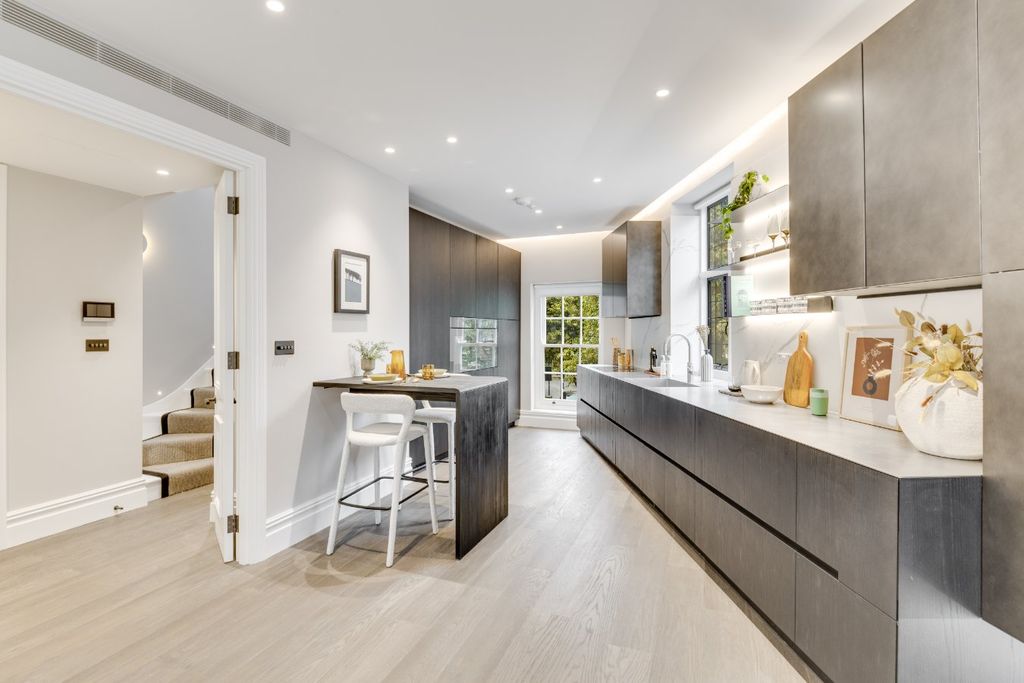 Property photo 2 of 13 Picture No. 20