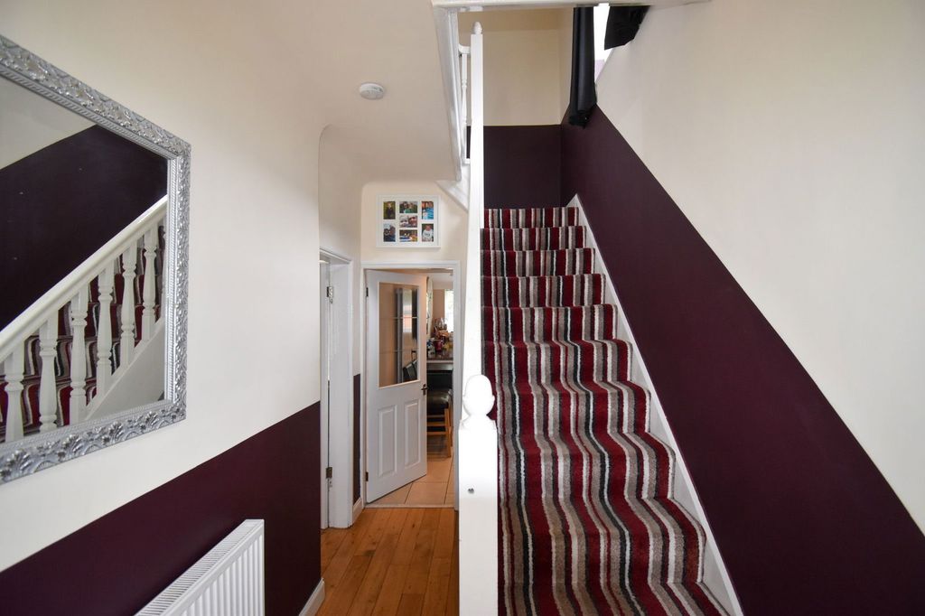 Property photo 2 of 22