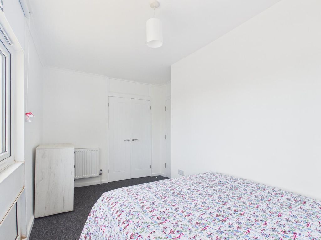Property photo 3 of 18 Bedroom