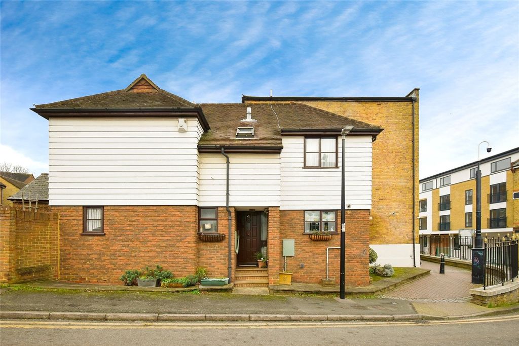 Property photo 3 of 19 Photography