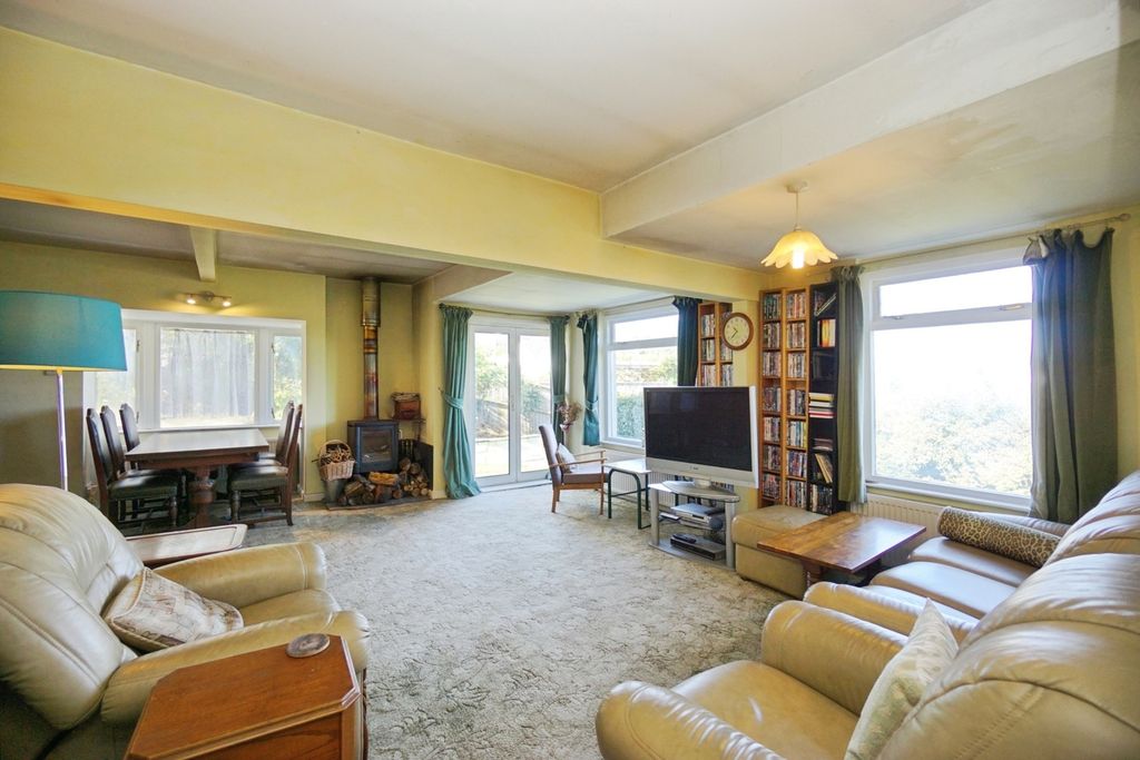 Property photo 3 of 16 Photo