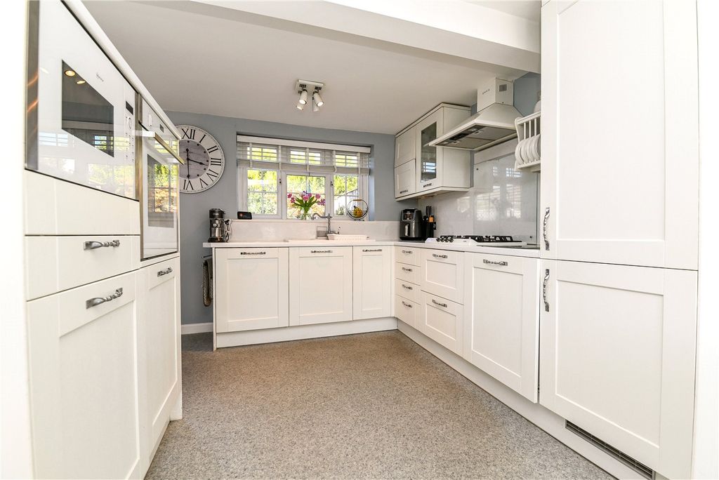 Property photo 3 of 19 Picture No. 06