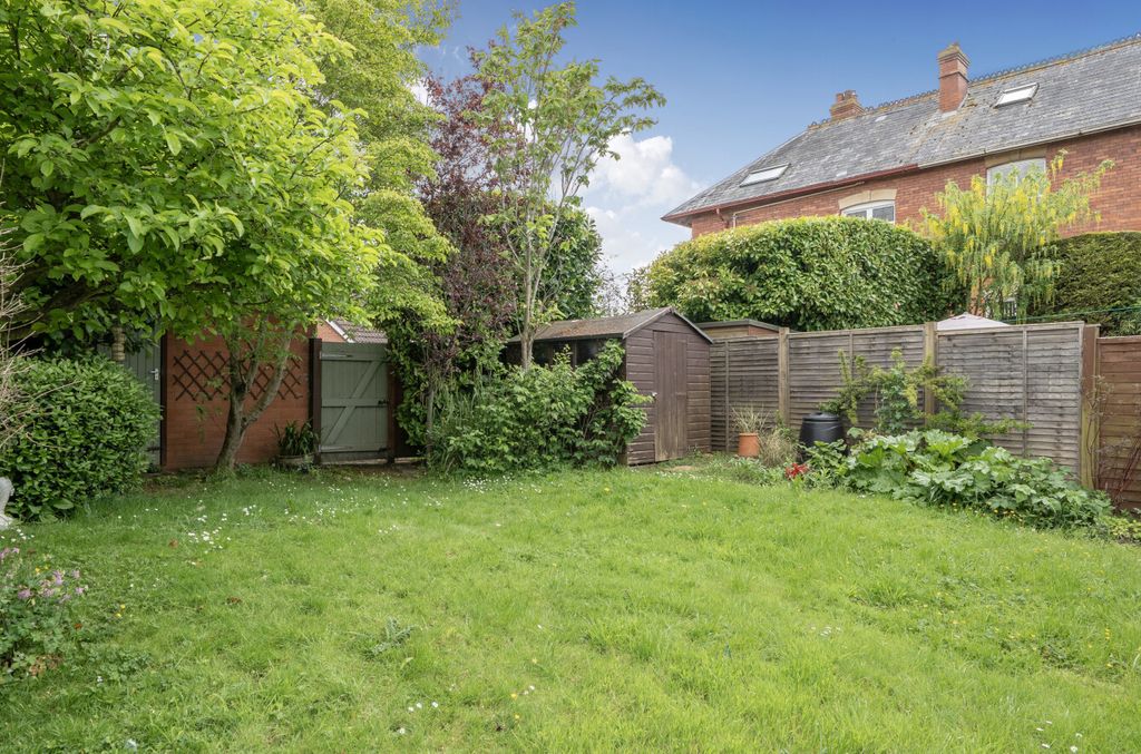 Property photo 3 of 24 3 - 1452085-7-69Fa226...