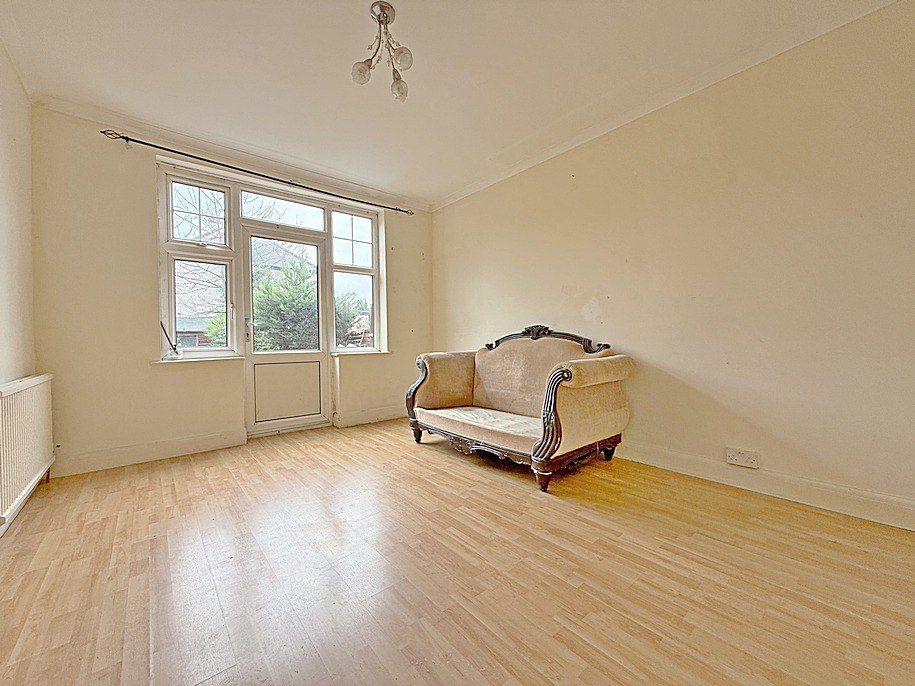 Property photo 2 of 9 Gallery