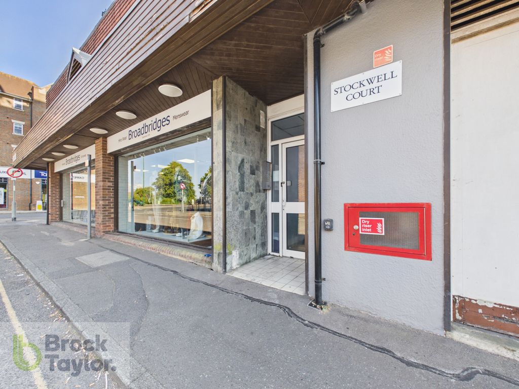 Property photo 1 of 14 Entrance