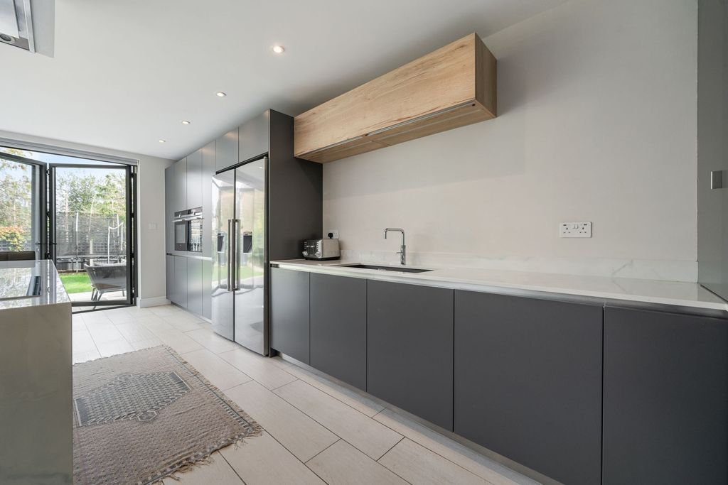 Additional image 5 of 6 bed detached house for saleEdgwarebury Lane, Edgware HA8