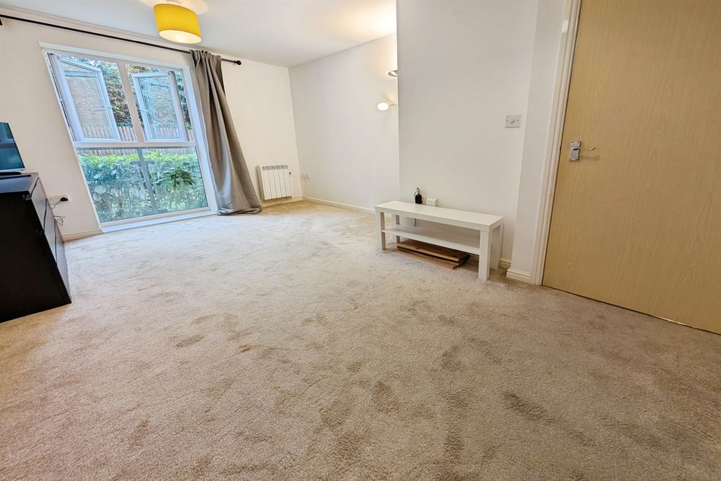 Property photo 3 of 10 (Main)