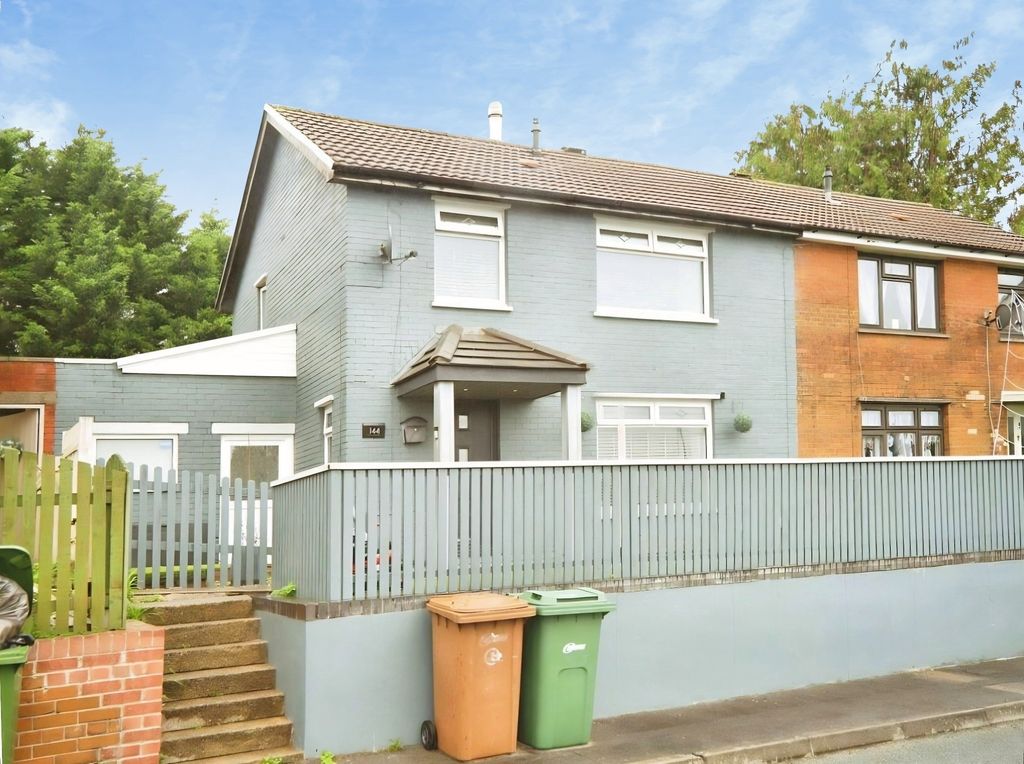 Property photo 1 of 21