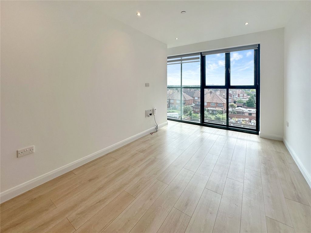 Property photo 1 of 7 Picture No. 14