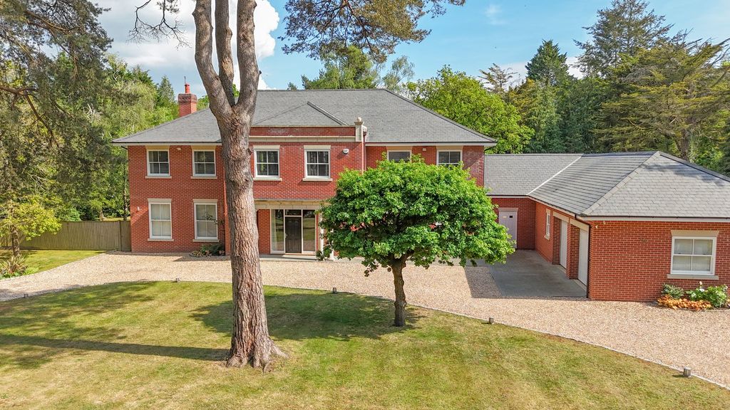 Property photo 1 of 24
