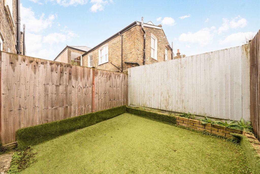 Property photo 3 of 8