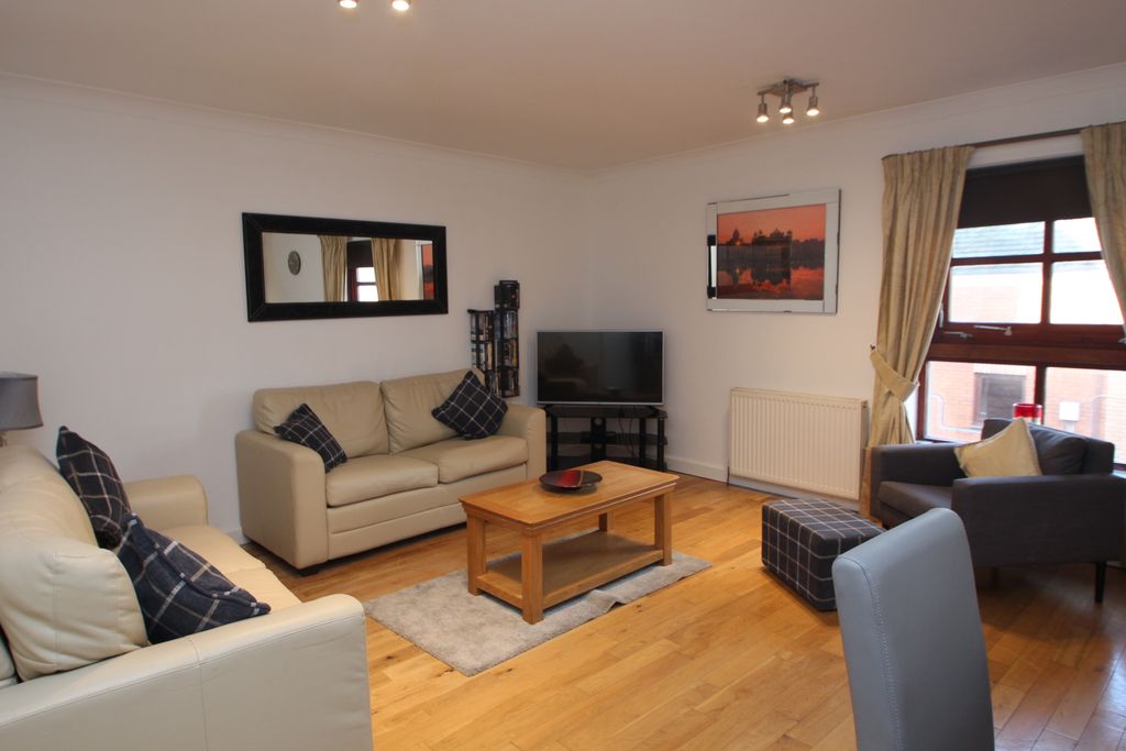 Property photo 2 of 10