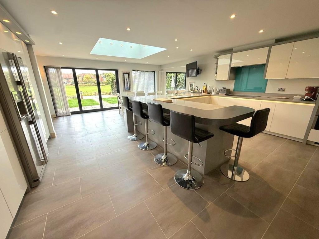 Property photo 2 of 30 13.Jpg