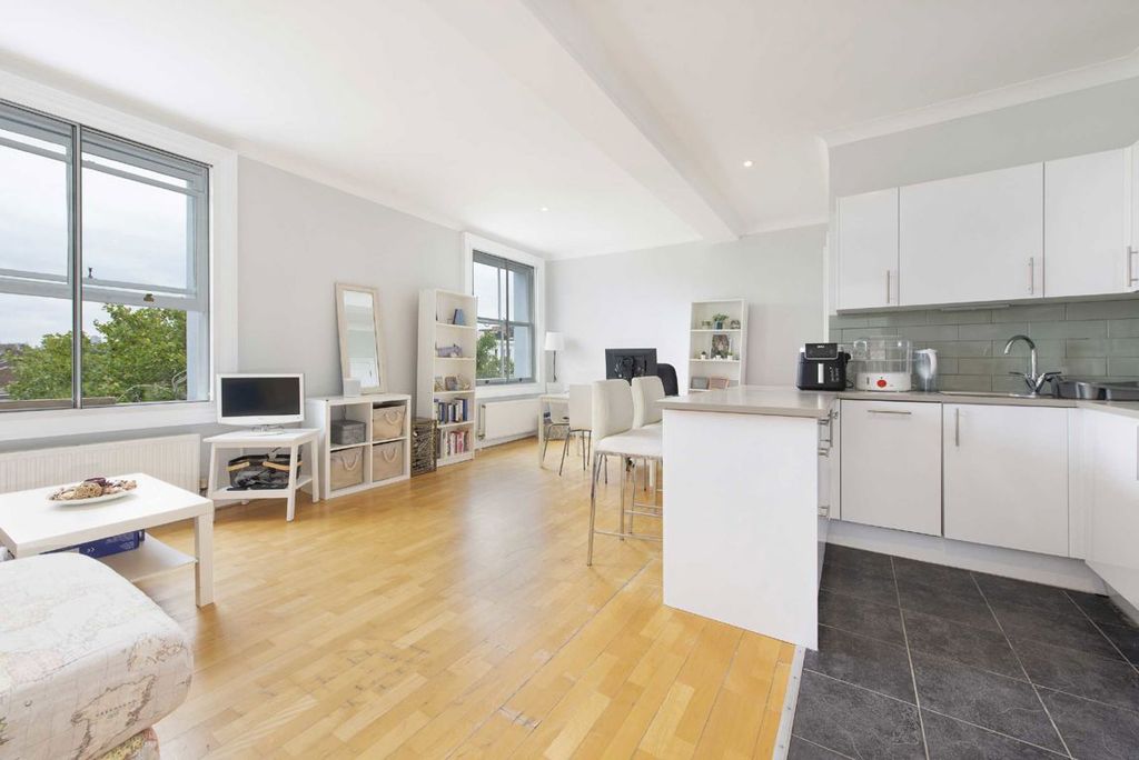 Property photo 2 of 6