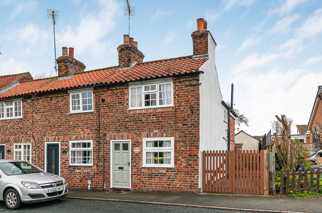 Property photo 1 of 23