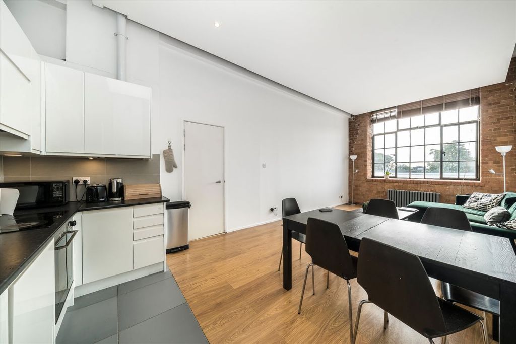 Property photo 3 of 7