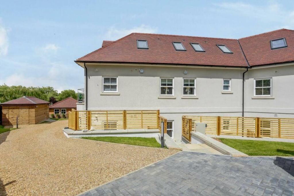 Additional image 16 of 2 bed flat for saleBell Lane, Brookmans Park AL9