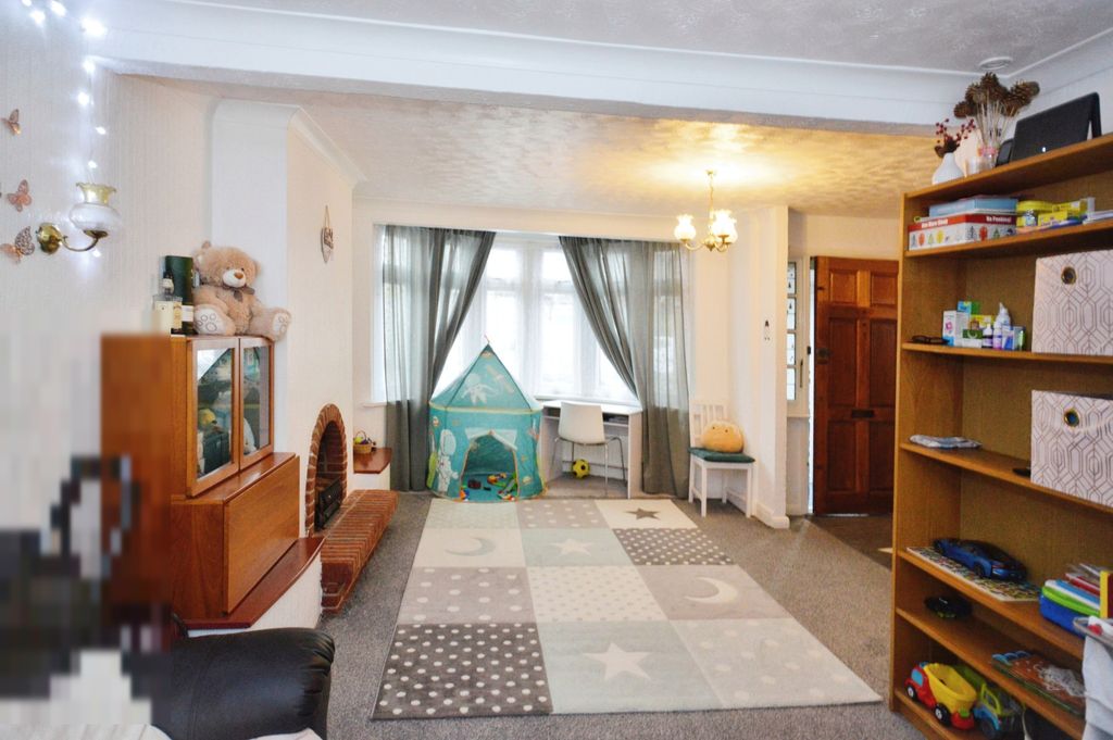 Property photo 3 of 15