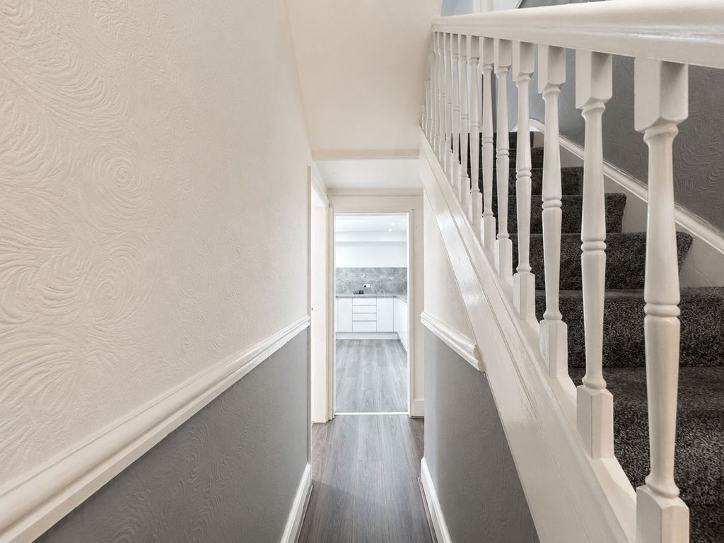 Property photo 2 of 20 Hallway