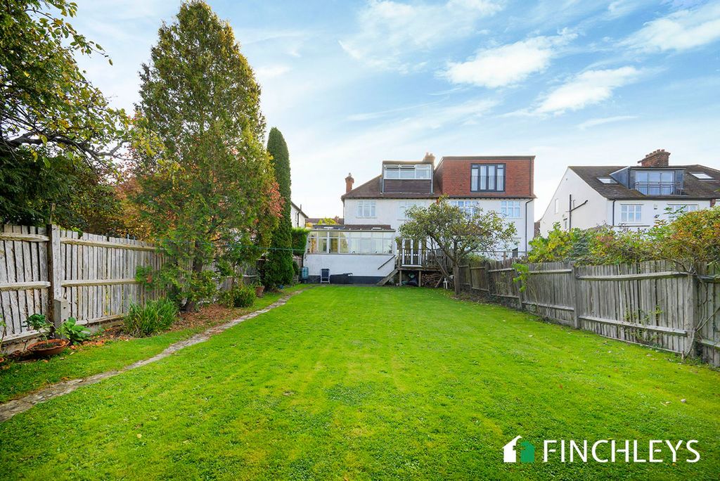 Property photo 2 of 20