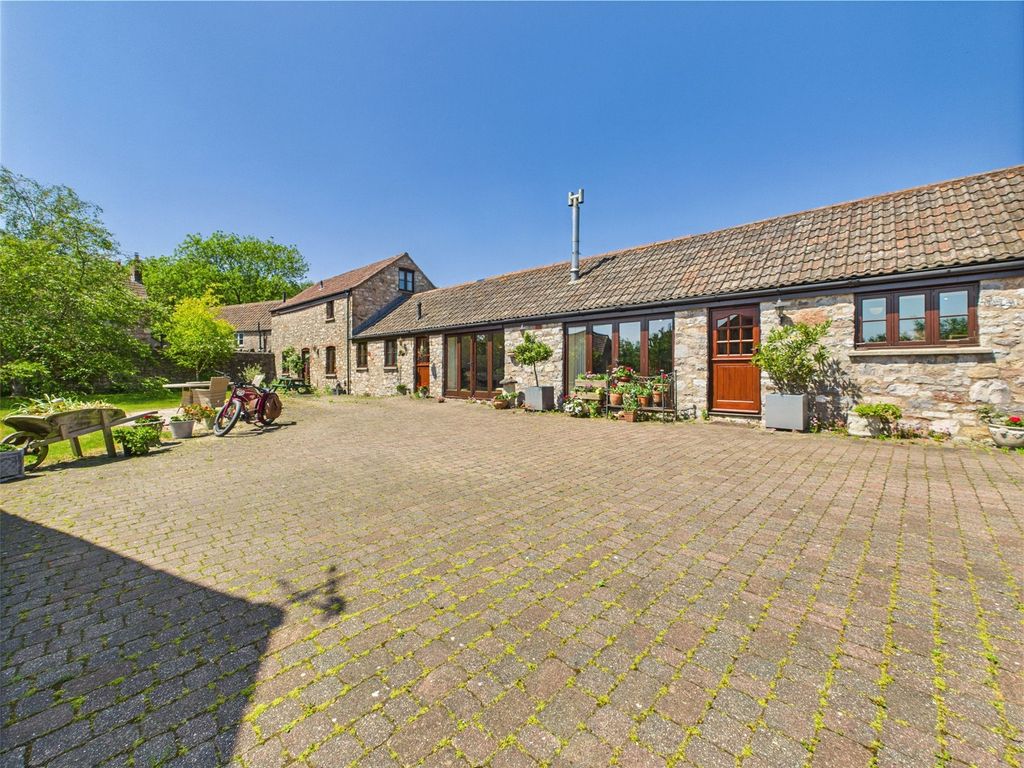 Property photo 3 of 28 Picture No. 34