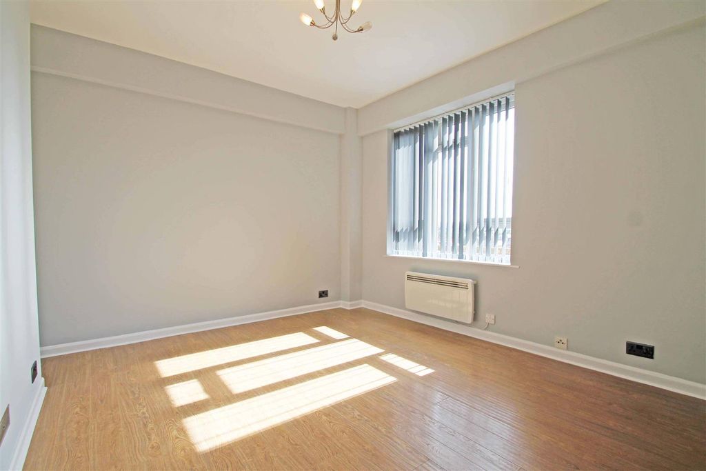 Property photo 2 of 7 Studio Room