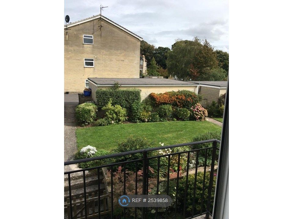 Property photo 2 of 18 Garden Of The Maisonette