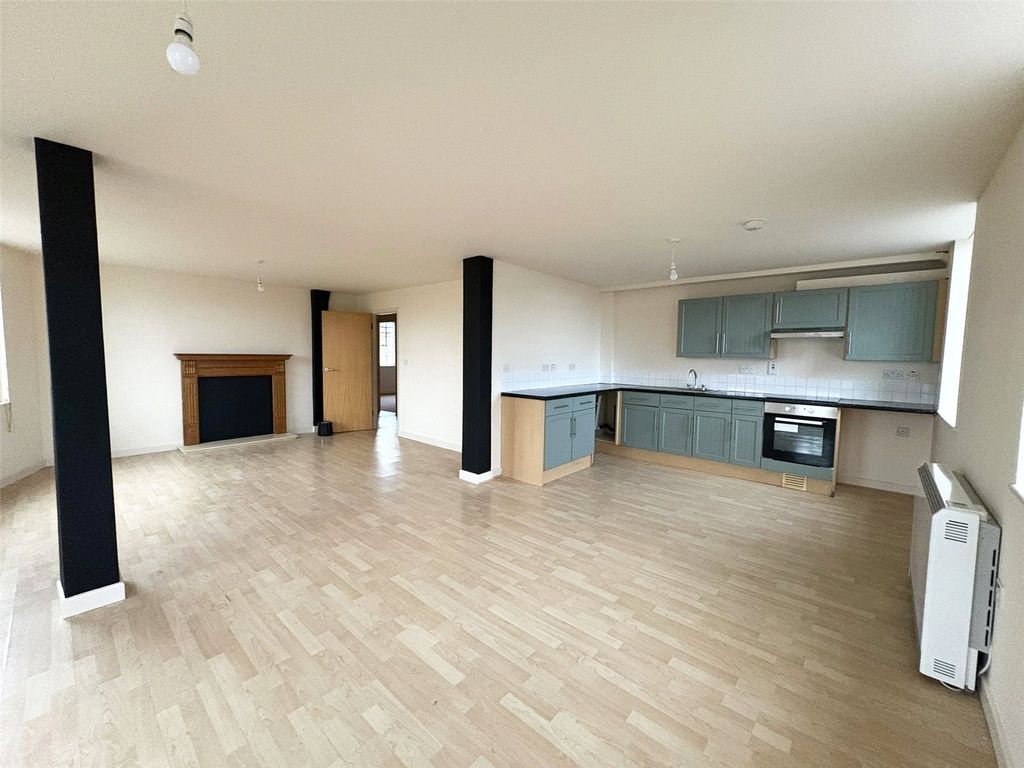 Property photo 2 of 14 Picture No. 26