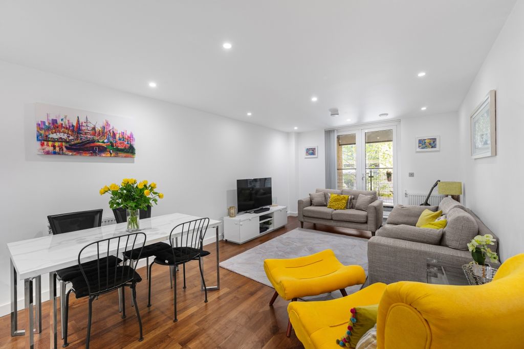 Property photo 2 of 16 094A1218