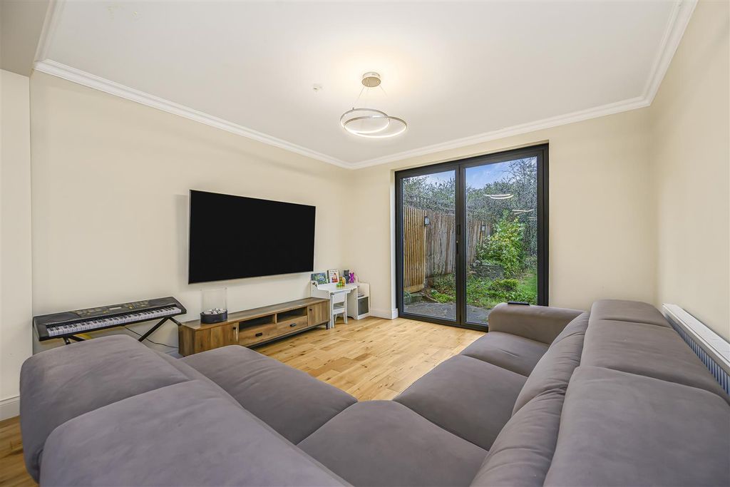Property photo 3 of 22