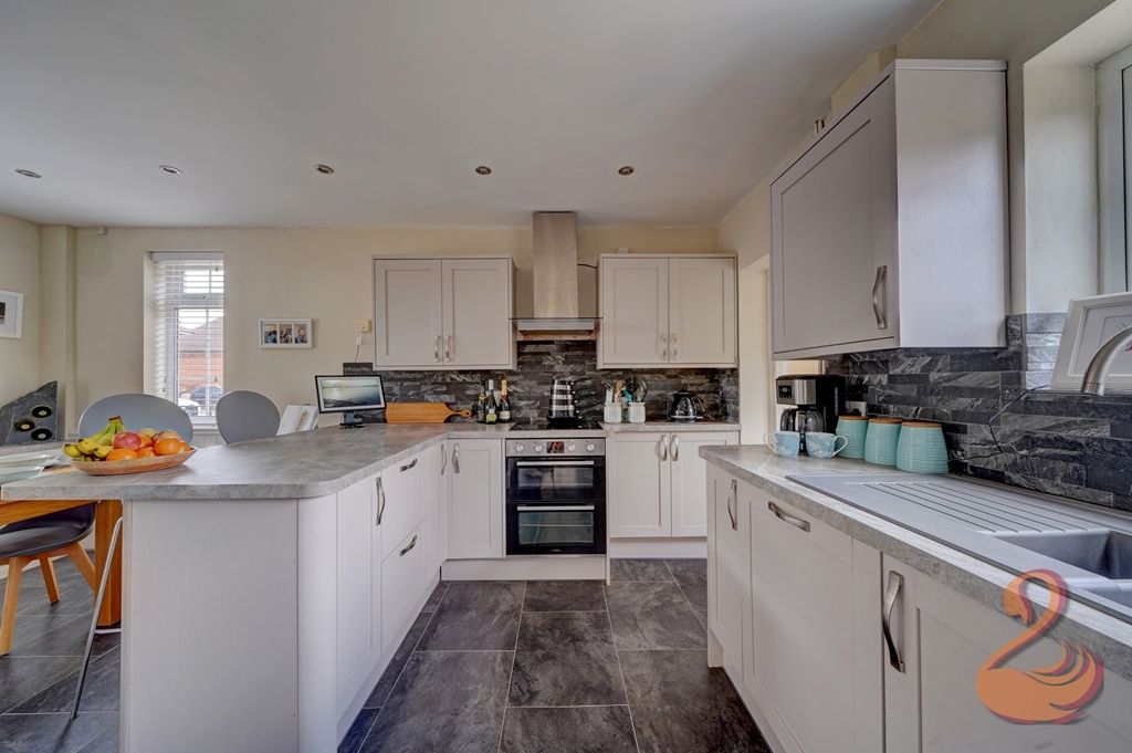 Property photo 2 of 22 Kitchen/Diner