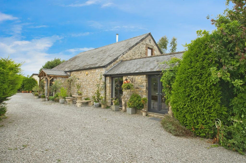 Property photo 1 of 27
